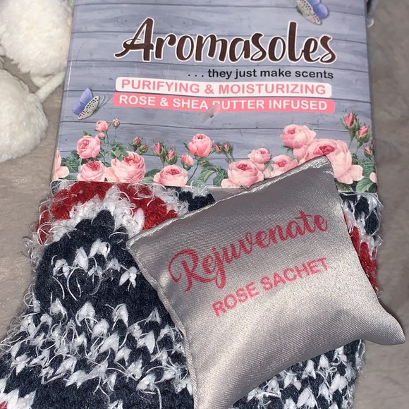 💎 NWT Aromasoles Purifying and Moisturizing Socks - Picture 2 of 6